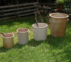 Stoneware pots for stirring (unavailable for shipping - take-away only)